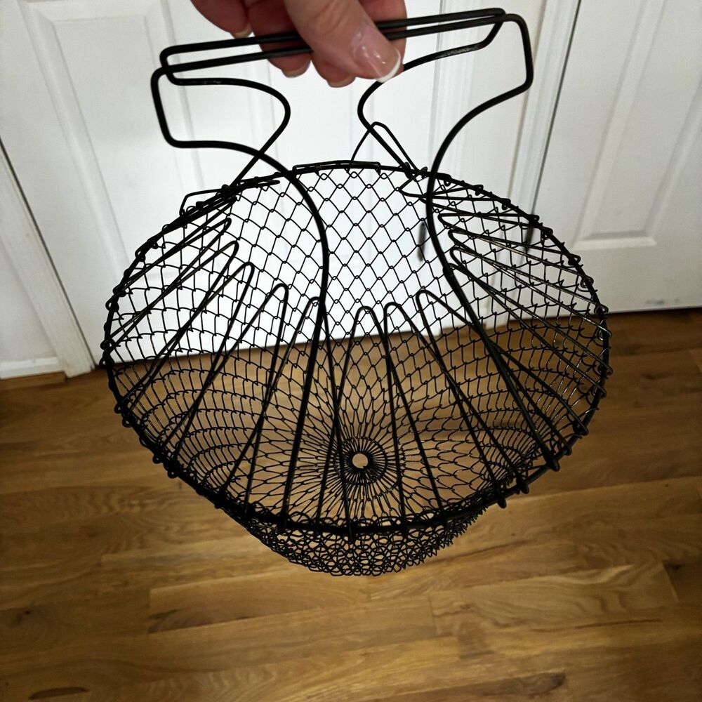 Vintage French Wire Egg Basket Collapsible Metal Mesh Farmhouse Garden Basket - Picture 4 of 5